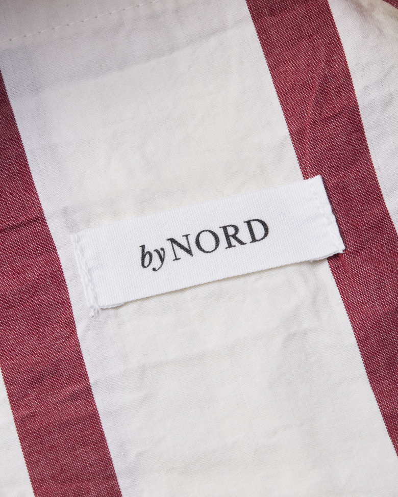 Dynetrekk 'Astrid' 200x140 - Rød/Hvit