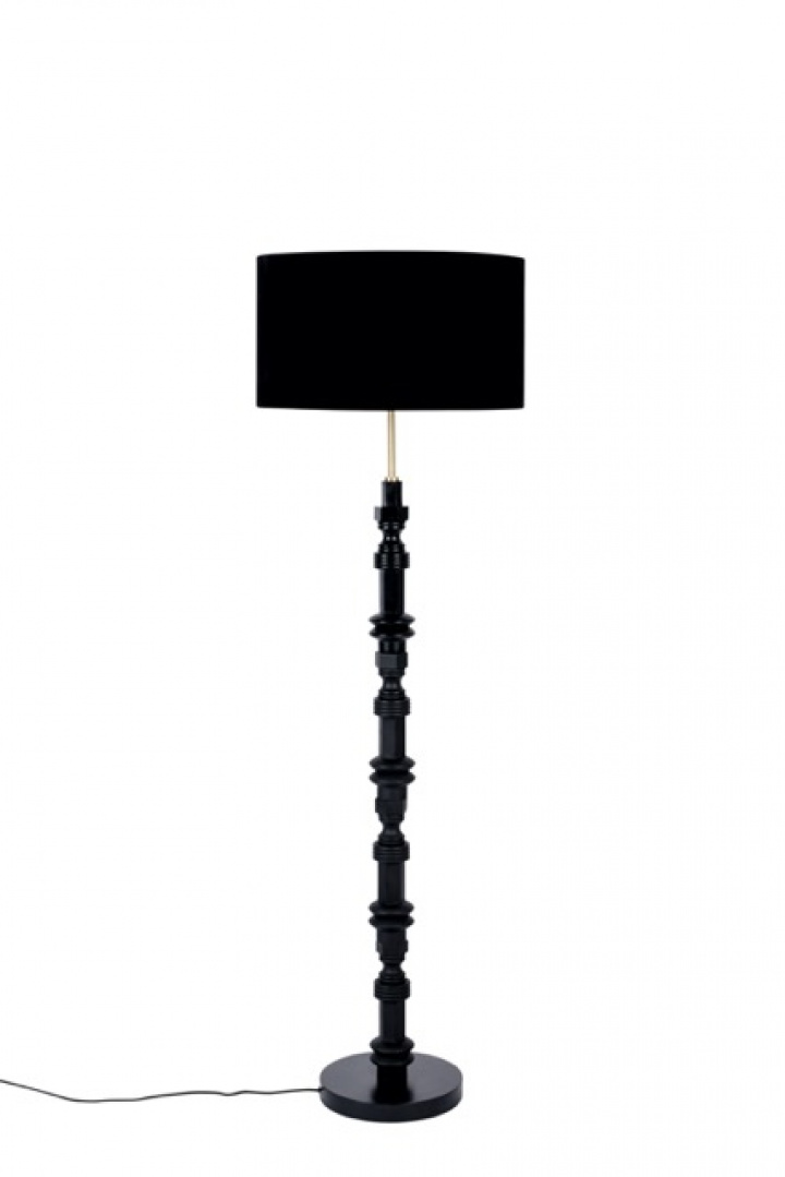 Gulvlampe \'Totem\' 46x46 - Sort i gruppen Belysning / Lamper / Gulvlamper hos Reforma (5100111)